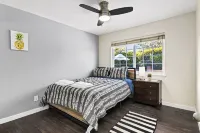 Near Disneyland: Splash-tastic Family Vacation! Hotels in Fullerton