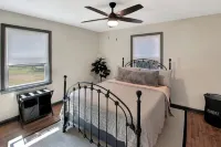 Savannah's Secret Mins to Famous Rivertstreet Hotels in Garden City