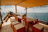 Private Sailling Komodo Cruise Overnight Charter