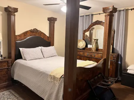 Highland Suite 102 Отели рядом с достопримечательностью «Вулкан Парк энд Музеум»