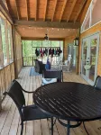 Charming lake cabin on beautiful Lake Martin - 6 bedrooms, sleeps 17