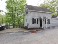 Lake Access + Kayaks + Arcade + Bike Path + Deck Hotels in Wolfeboro