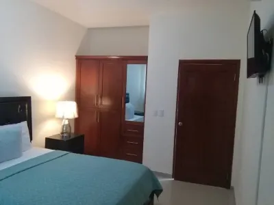 WISDOM IS READY TO SERVE YOU/ FREE TRANSPORTATION AVAILABLE Hotel di 