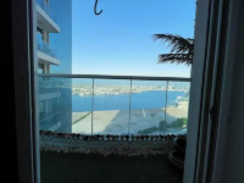 CreekView Luxury Apartment