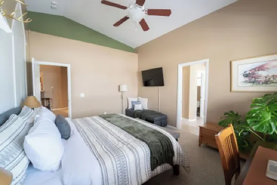 Elk on the Nine - Stay Near Route 66, Grand Canyon, Golf, and The Polar Express!