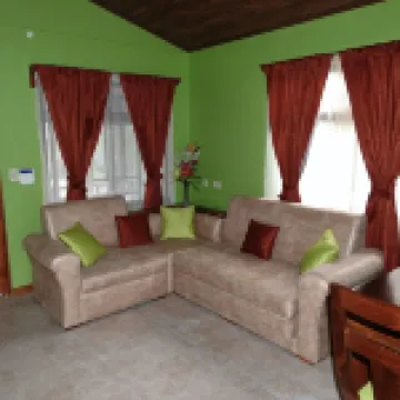 Casa Full Equipada. 100 MB de internet. Cerca de los atractivos de Monteverde.