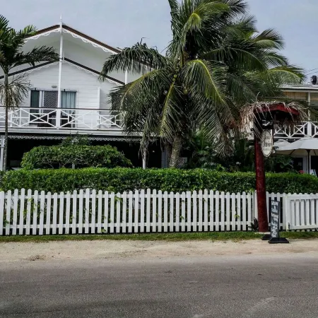 Seaview Lodge and Restaurant Отели в г. Тонгатапу