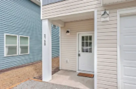 Charming New Build 3 Bedroom in Hanahan! Close to everything!