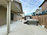 Walk to Grand Bend Main Beach | Sleeps 8 | Family Friendly | Heart of Grand Bend