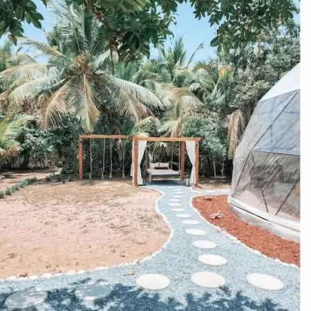 Unique Dome with hot tub, bbq, jacuzzi, near beach