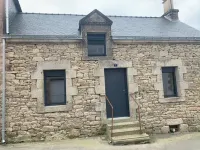 Renovated Breton house in the heart of Bignan - Comfort & Charm Hotels in Bignan