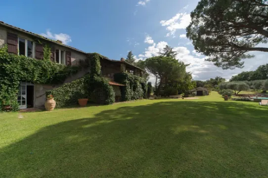 FARM SANT'ANTONIO / CHARMING VILLA WITH PRIVATE BEACH