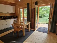 The Chalet Du Bois: Cozy comfort for 2 between garden and woodland 게흐빌르 호텔