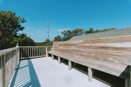 The Swedish Fish: Spacious 5-bedroom house with pool and 5 min walk to the beach