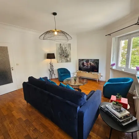 Ideal city stay 1BR near train station-GAR15