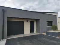 Maison Neuve Moderne Avec 2 Terrasses et Jardin Proche de la mer Hôtels à proximité de : La Flora