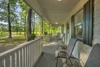 Peaceful Broken Bow Cottage w/ Fire Pit! - 3-Star