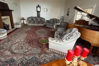 House - Sleeps 10 - Parking - 5Mins to Golf Course Отели в г. 