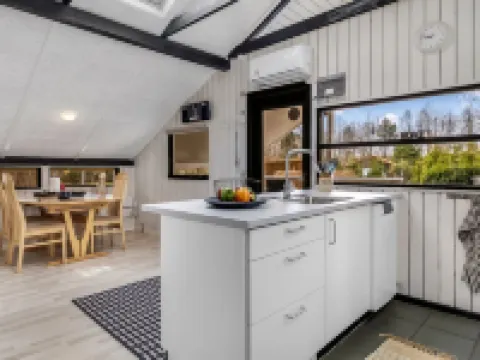 "Hannelise" - 30km from the Sea