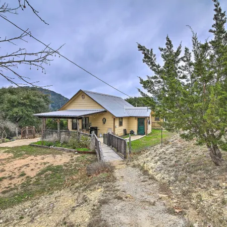 Two Cozy Medina Cottages, Game Room, Mountain View