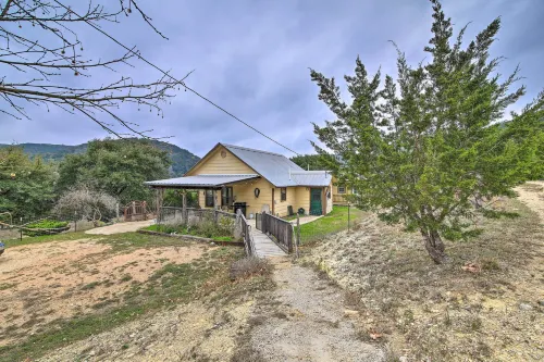 Two Cozy Medina Cottages, Game Room, Mountain View - parking