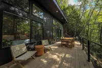 Luxe Cozy Spa Cabin w/ Hot Tub, Sauna, Fireplace, 10 Mins to Sunday River