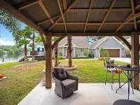Beautiful Waterfront Home on the Alafia River Hotels in Riverview