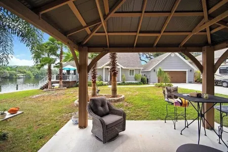 Beautiful Waterfront Home on the Alafia River