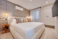 Flamingo Marina Private Beachfront Escape