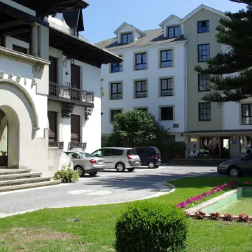 Hotel y Apartamentos Arias
