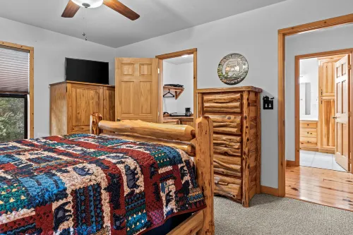 The Cabin Kingdom | Hot tub | Fire Pit Hotels in Union County