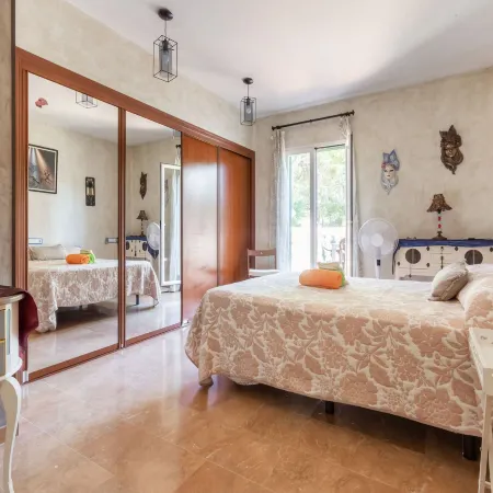 Tranquil Villa Stay in Tolleric