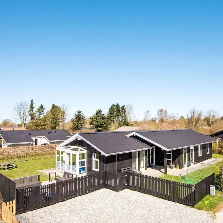 Luxury Retreat in Pot Strandby