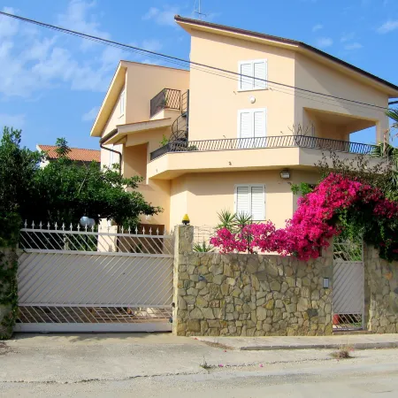 Timpi Russi Coastal Home
