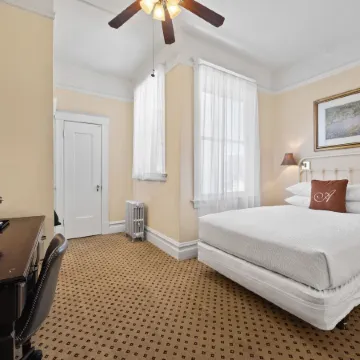 The Andrews Hotel Отели рядом с достопримечательностью «Золотые Ворота»