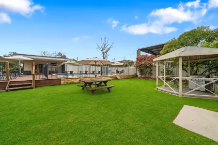 New Crossing Place Motel