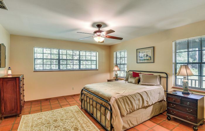 Little Lake George Hideaway w/ Furnished Boathouse