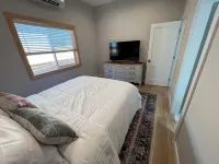 Luxurious cottage in Historic Old Town Folsom with WiFi, AC