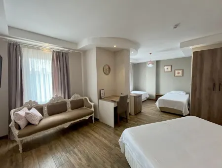 Yankı Hotel Отели рядом с достопримечательностью «Часовая башня Нусретие»