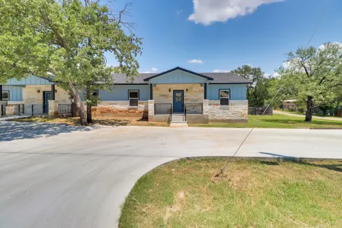 Quiet Hill Country Home 1 Mi to Lake LBJ Access! - 3-Star