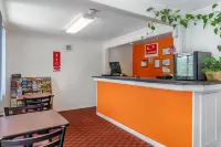 Econo Lodge Lee - Great Barrington - 2-Star