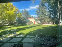 Rizen Cottage - A Cozy Montana Getaway