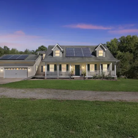 Leo Farm Villa - Beautiful Country Retreat 5 Bedroom Villa by RedAwning