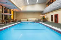 โรงแรม Crowne Plaza Hickory บาย IHG - ที่มีสระว่ายน้ำ