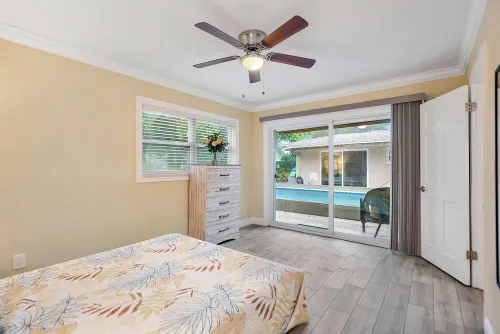 3/2 house with pool & pond in the backyard (73rd Ave)