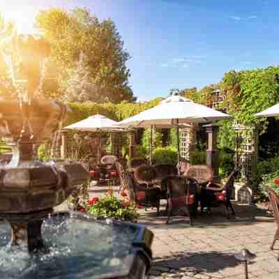 Auberge Godefroy Hotel Exterior
