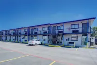 Super 7 Inn By OYO San Antonio NW Medical Center - Homestays
