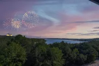 Branson Lakefront Luxury - Water Views - Mountain view