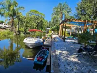 Enjoy Pool, Billiards, Sauna, Access to the Lake