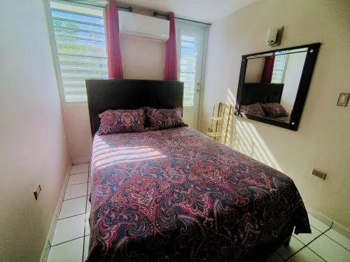 Ginger House. Charming 3-bedroom townhome, fast WiFi, A/C in enchanting Rincón